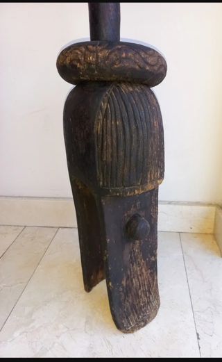 Máscara de hombro Mumuye antigua