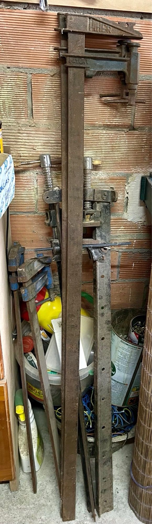 GATOS O SARGENTOS CARPINTERÍA