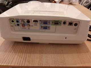 Proyector Mitsubishi XD600U