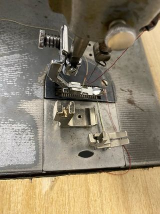 Máquina coser singer industrial  331k4