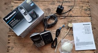 Panasonic KX-TG6821 Telefono cordless digitale 