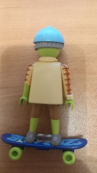 Muñeco Playmobil serie 25 chico