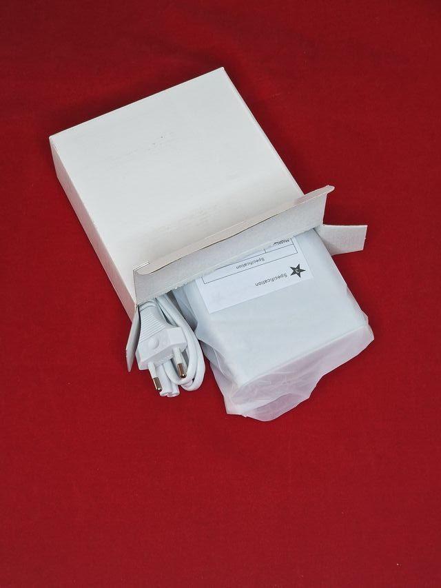 Caricabatterie 210W, 8 porte, NUOVO