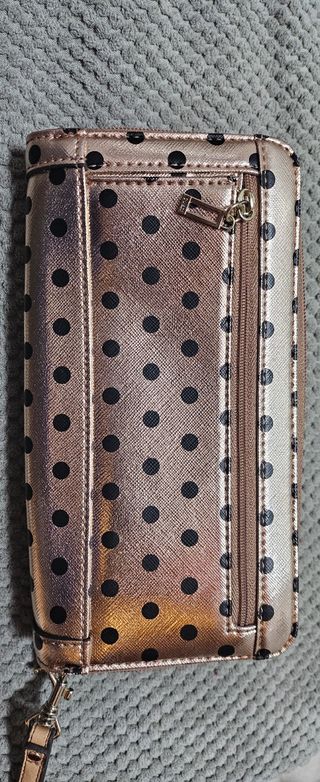 Monedero Guess dorado con lunares