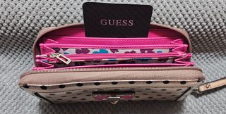 Monedero Guess dorado con lunares