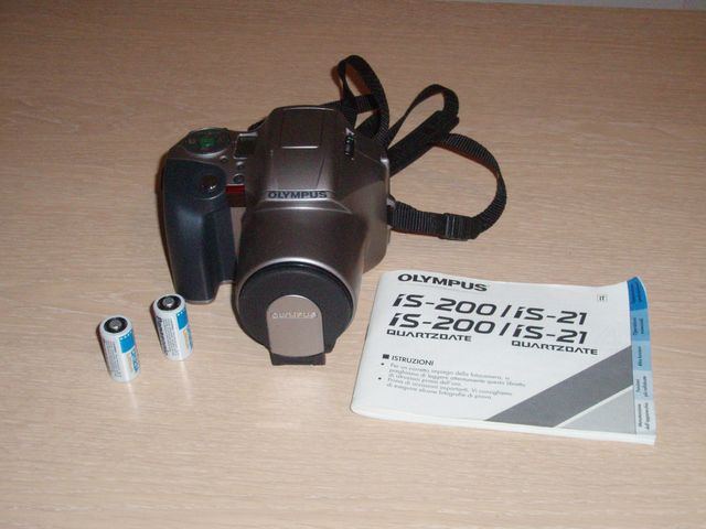 Macchina Fotografica Reflex Olympus is200