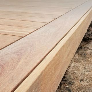 Maderas y revestimientos exteriores