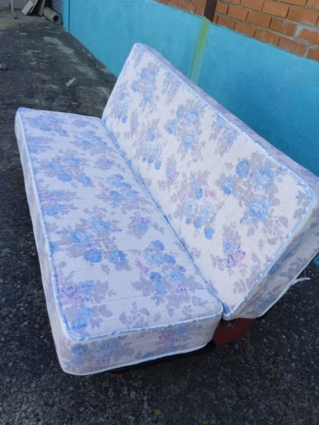 SOFÁ CAMA CON PEQUEÑO CANAPÉ