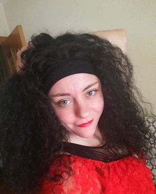 Peluca de pelo natural rizado