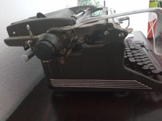 Maquina de escribir antigua Underwood