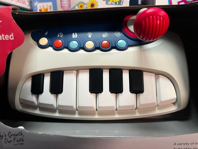 Piano infantil con microfono nuevo