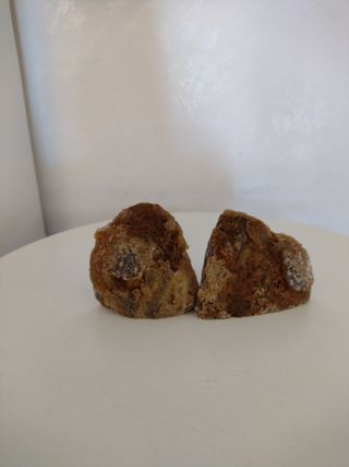 Ferma libri in Agata