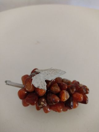 Piccolo grappolo d'uva in Ambra.