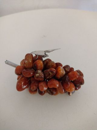 Piccolo grappolo d'uva in Ambra.