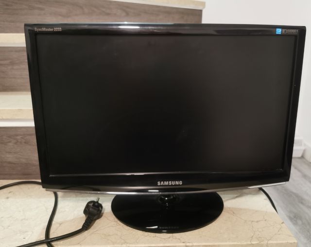 Pantalla de ordenador, 19 pulgadas.