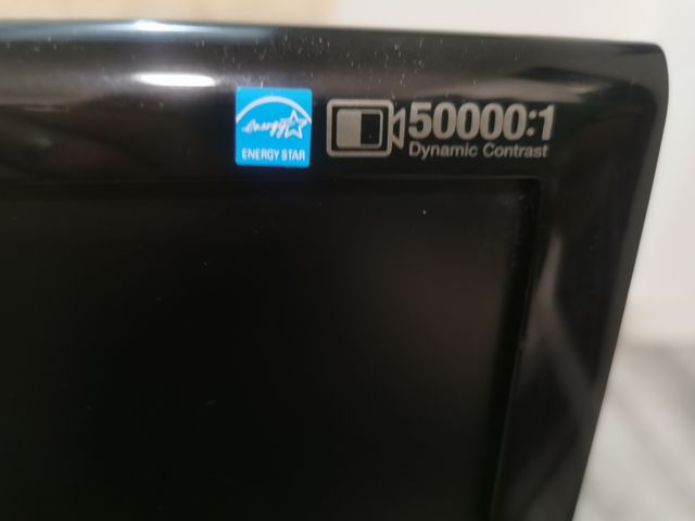 Pantalla de ordenador, 19 pulgadas.