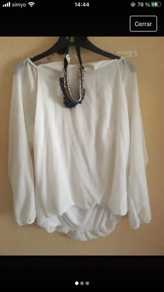 Blusa manga larga hombros descubiertos con collar