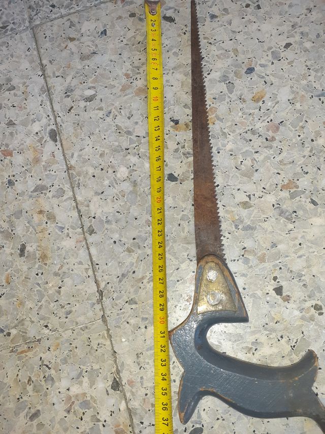 2 sierras antiguas de carpintería