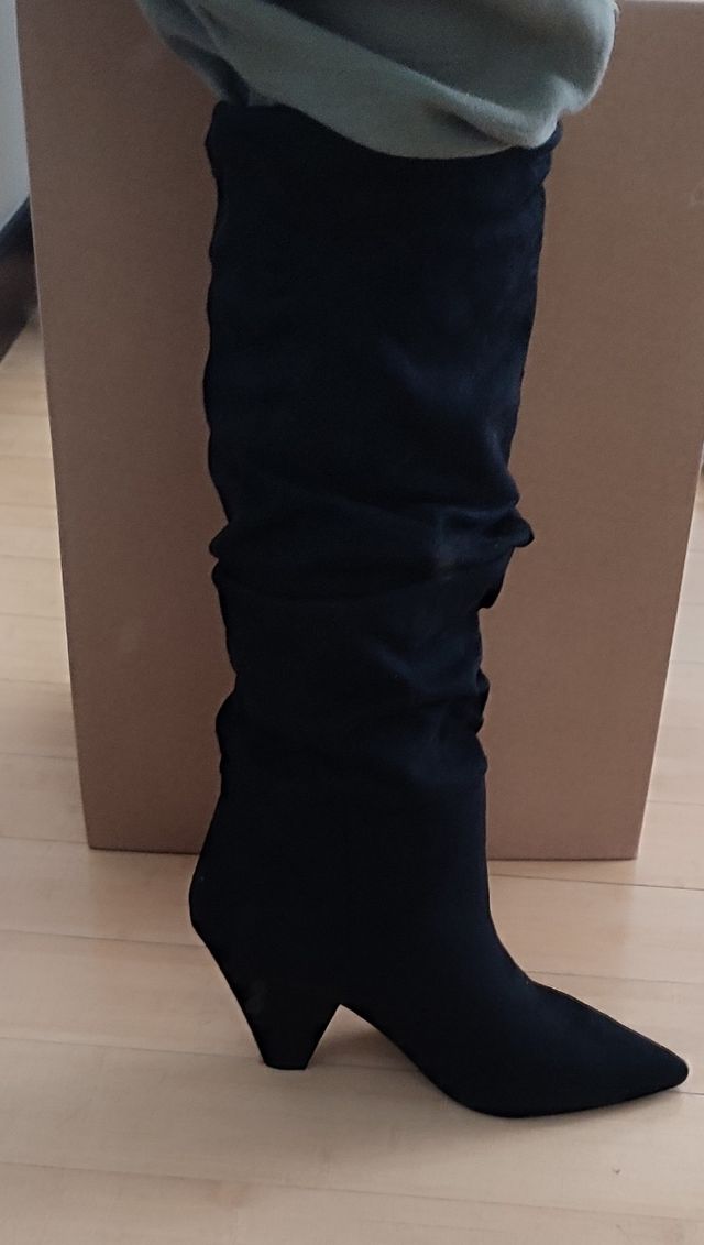 Botas altas sin estrenar
