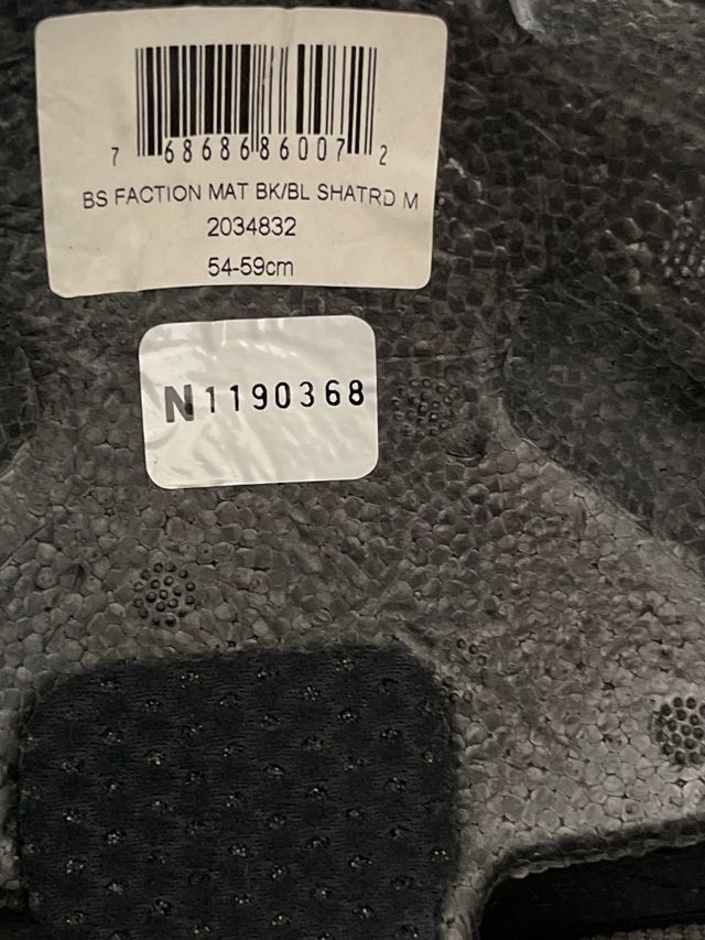 Casco Faction con soporte go pro