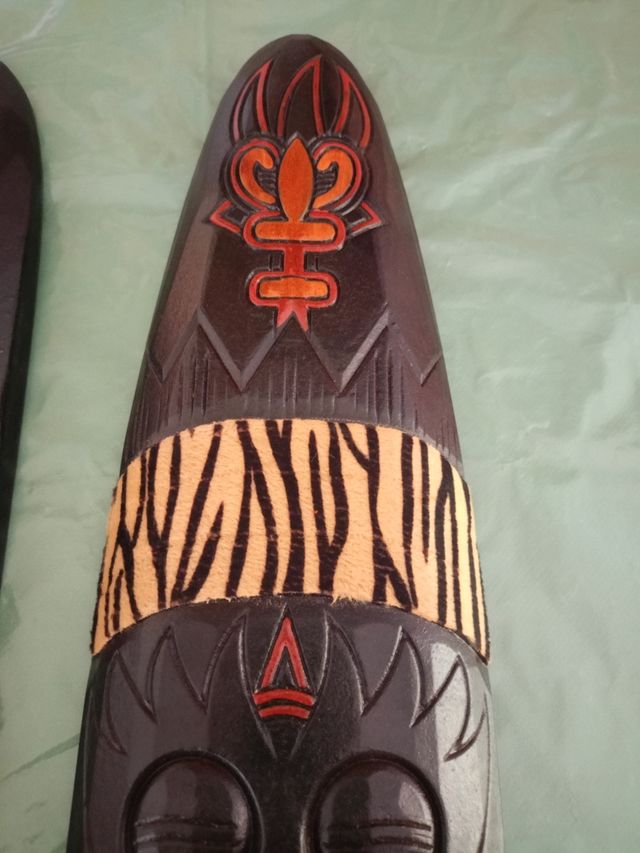 Due maschere in legno