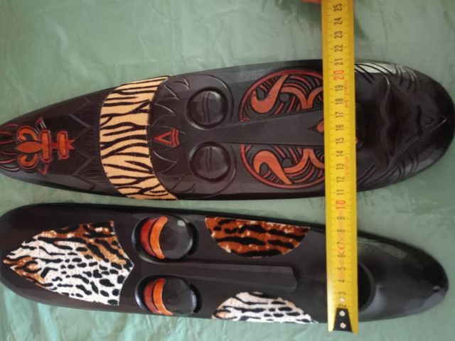 Due maschere in legno