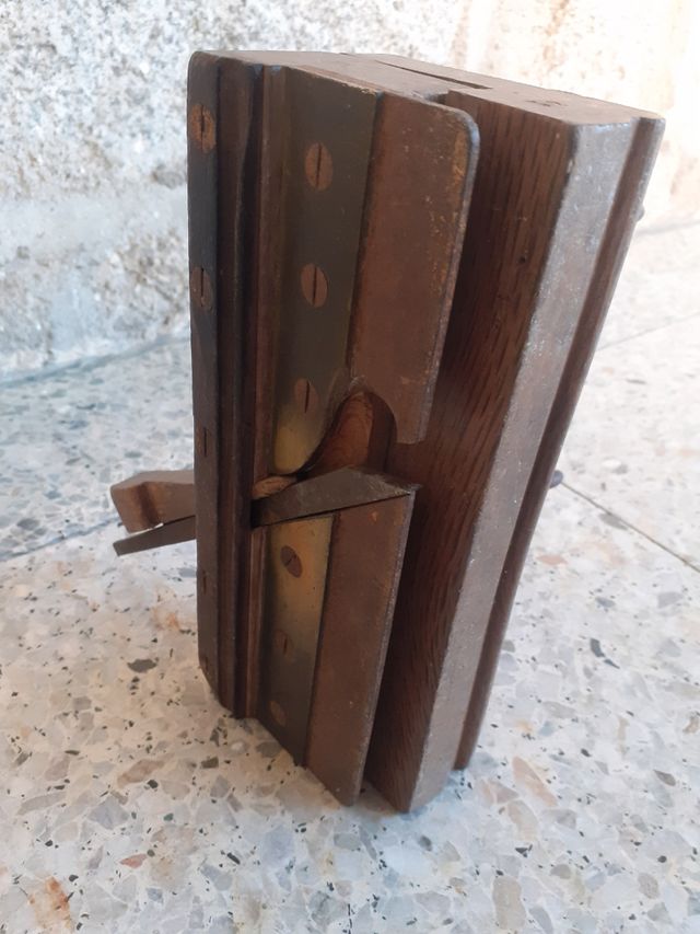Cepillo antigua de carpintería