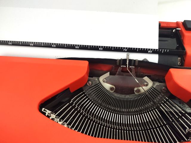Macchina da scrivere SINGER anni 60