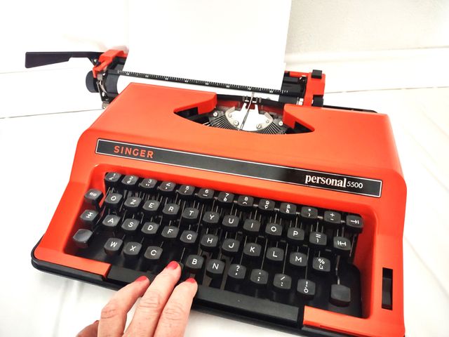 Macchina da scrivere SINGER anni 60