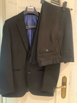 Traje negro , nuevo !!un solo uso!!!