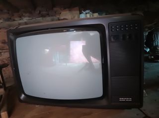 TELEVISION ANTIGUA GRUNDIG SUPER COLOR Mod. 6215