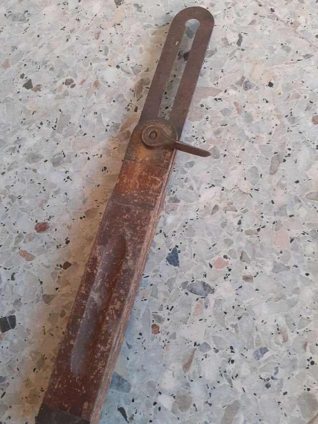 Rimenta antigua de carpintería