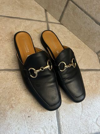 Mocasines  destalonados italianos de piel.