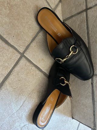 Mocasines  destalonados italianos de piel.