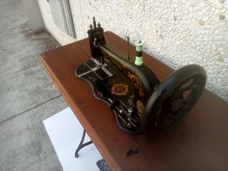 Maquina  coser  antigua