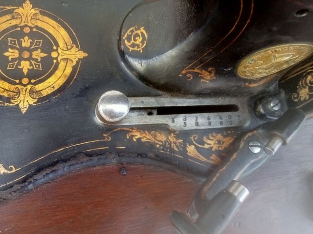 Maquina  coser  antigua