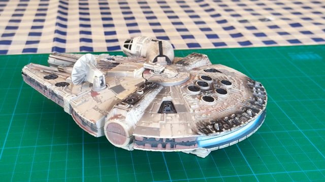 Star Wars Millennium Falcon Hasbro Titanium Series