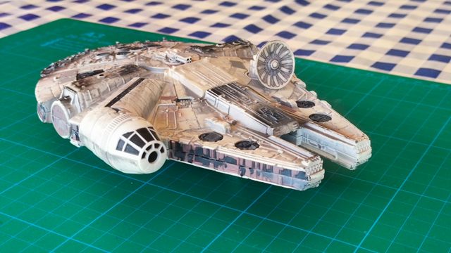 Star Wars Millennium Falcon Hasbro Titanium Series