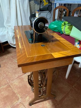 Maquina de coser ALFA