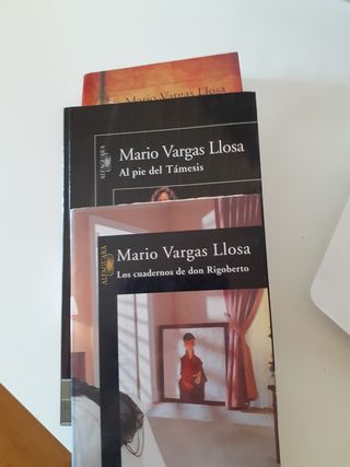 Trío de libros de Vargas Llosa