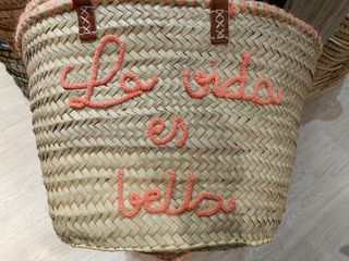 Capazo cesta de mimbre playa