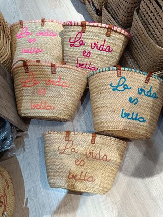 Capazo cesta de mimbre playa