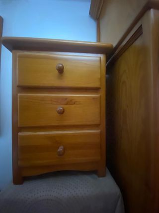 MESA DE NOCHE PROVENZAL