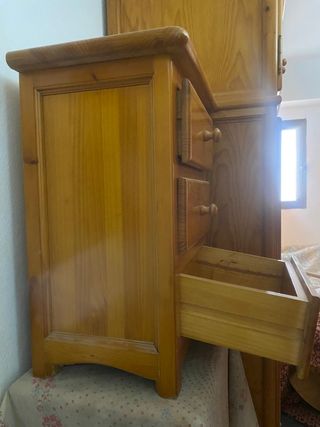 MESA DE NOCHE PROVENZAL