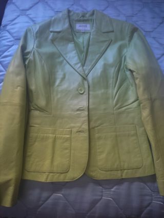 Chaqueta cuero.