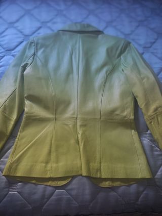 Chaqueta cuero.