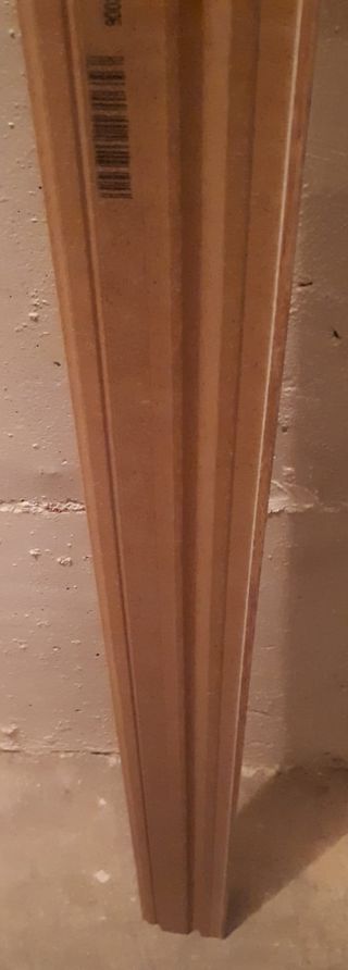 RODAPIE LISO CON PASACABLE DE MDF 240x8x1,5 cm