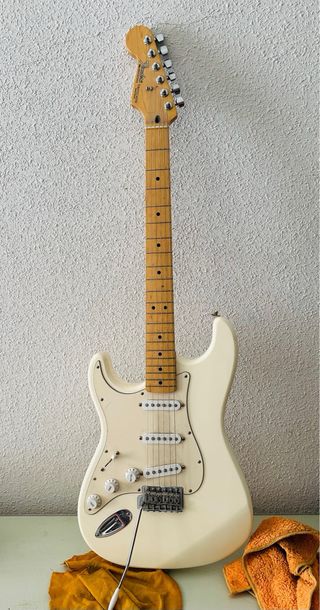 Guitarra electrica fender zurdo..( vendida)