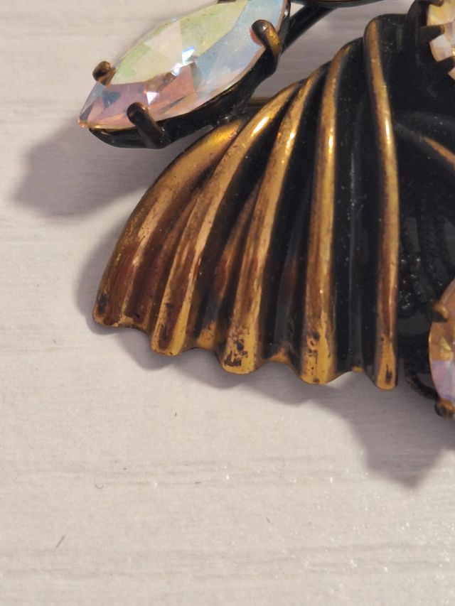 Broche de piedras antiguo