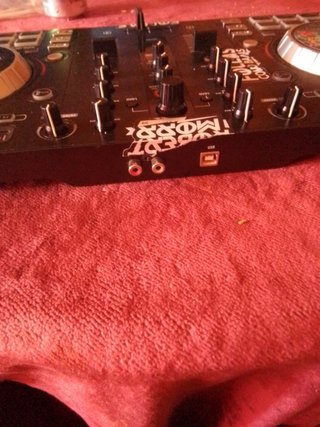 Dj controladora numark mixtrack platinum